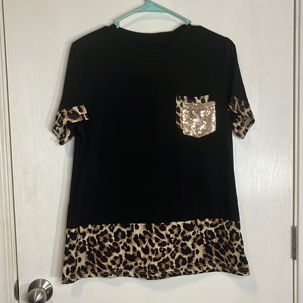 SHEIN Black and Cheetah Print T-shirt